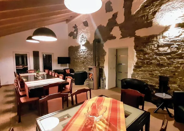 בית נופש Suedeifel Ferienhaeuser Christian Faust Zweifelscheid